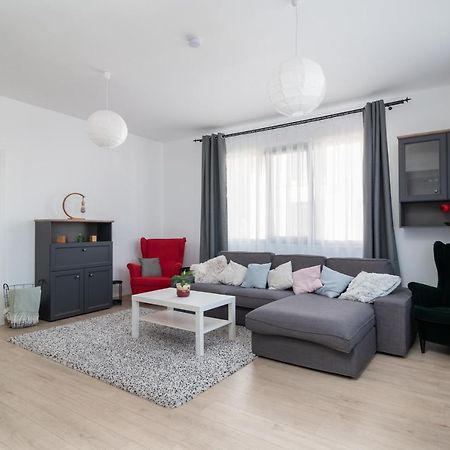 Zola Guest House Oradea Εξωτερικό φωτογραφία