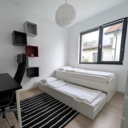 Zola Guest House Oradea Εξωτερικό φωτογραφία
