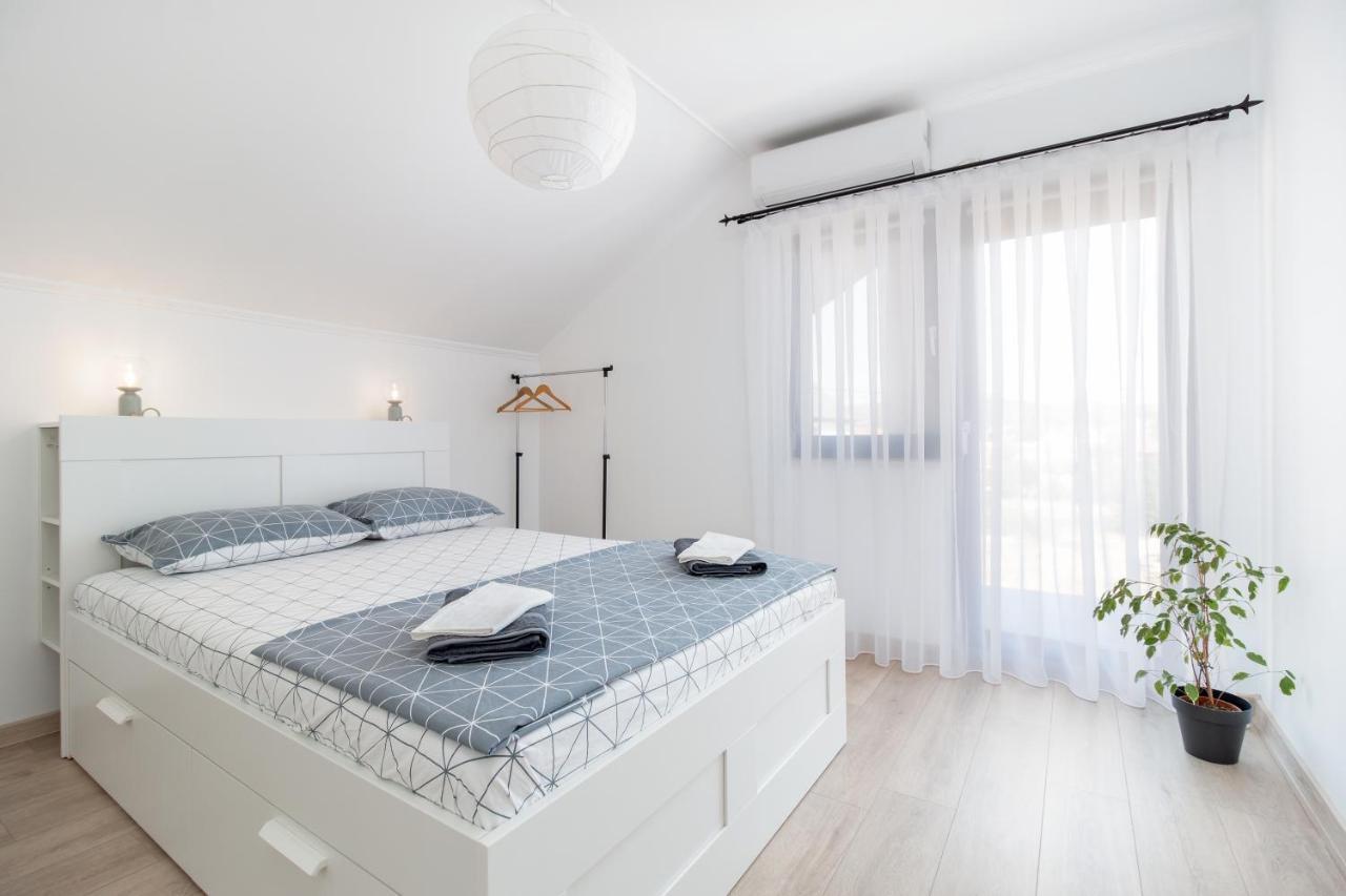 Zola Guest House Oradea Εξωτερικό φωτογραφία